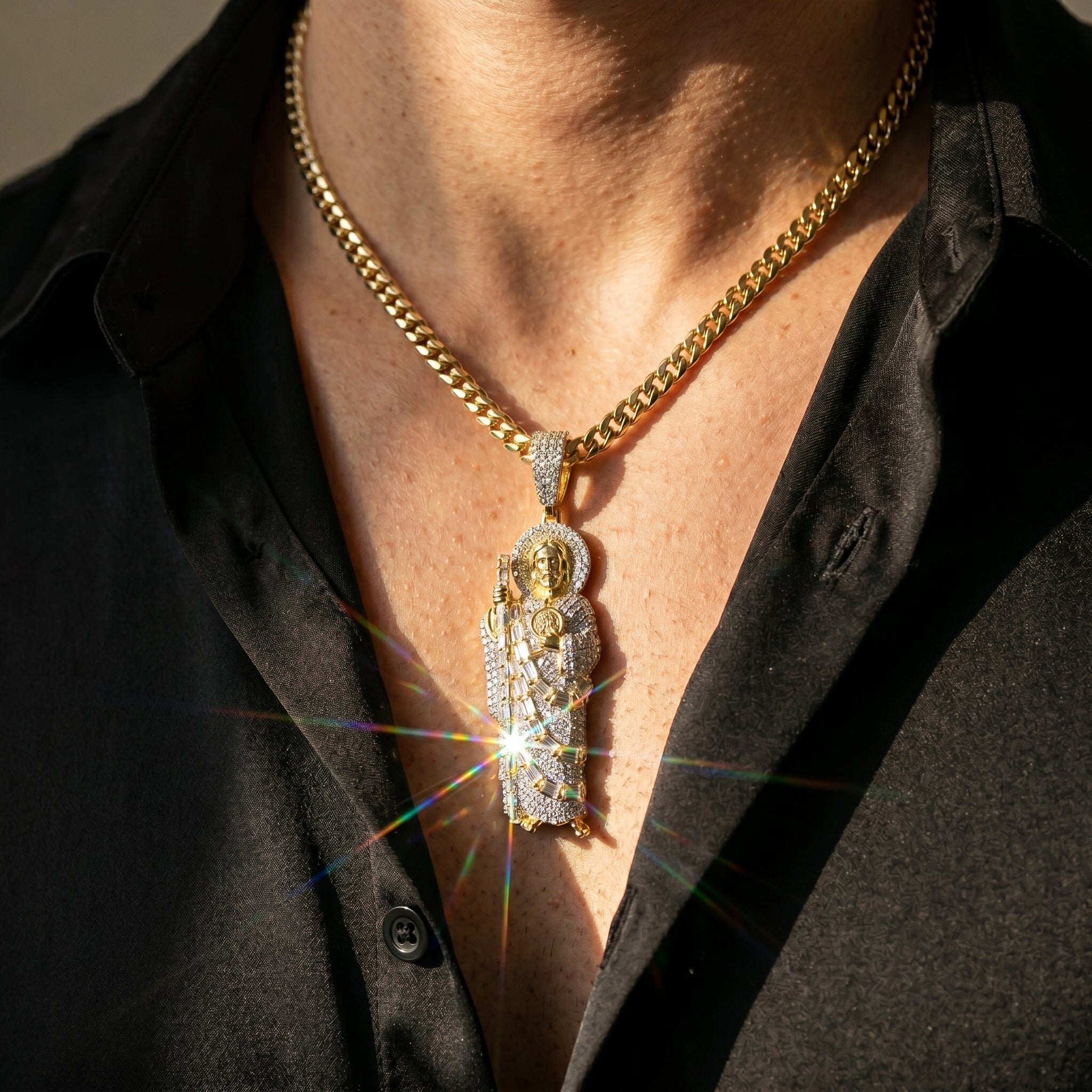 Sanctum Radiance Moissanite Icon Pendant