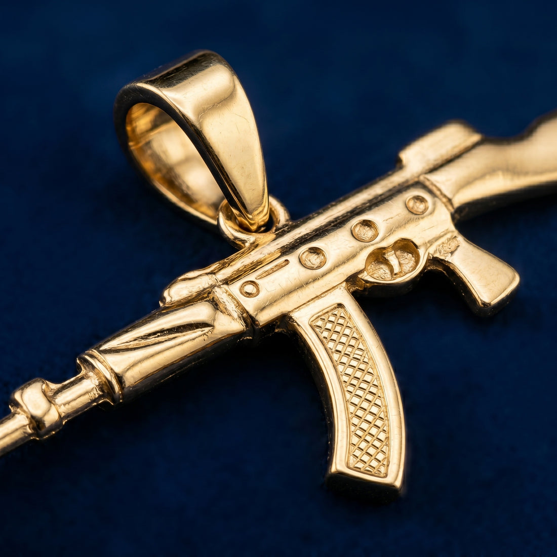 Monarch Noir Rifle Pendant