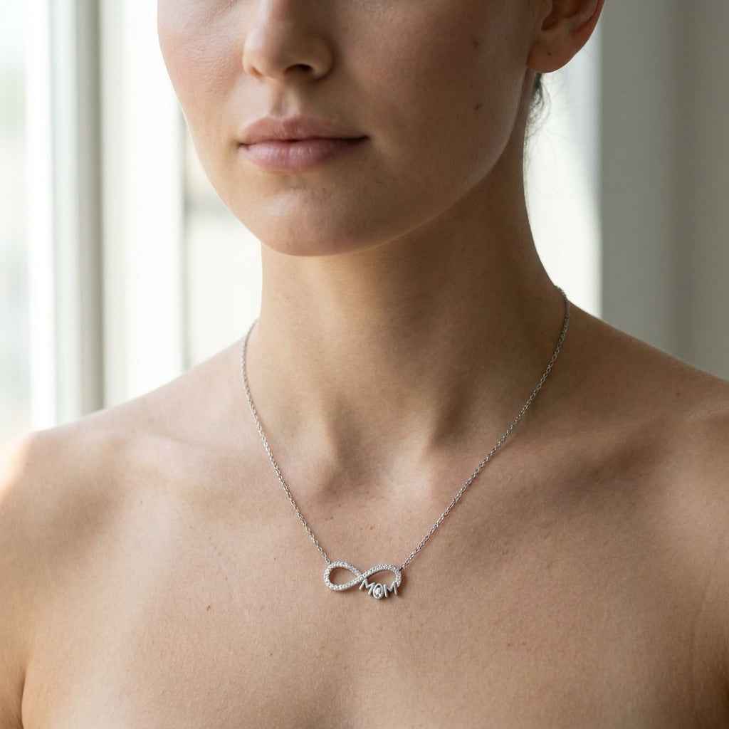Éternelle Infinity Pendant Necklace