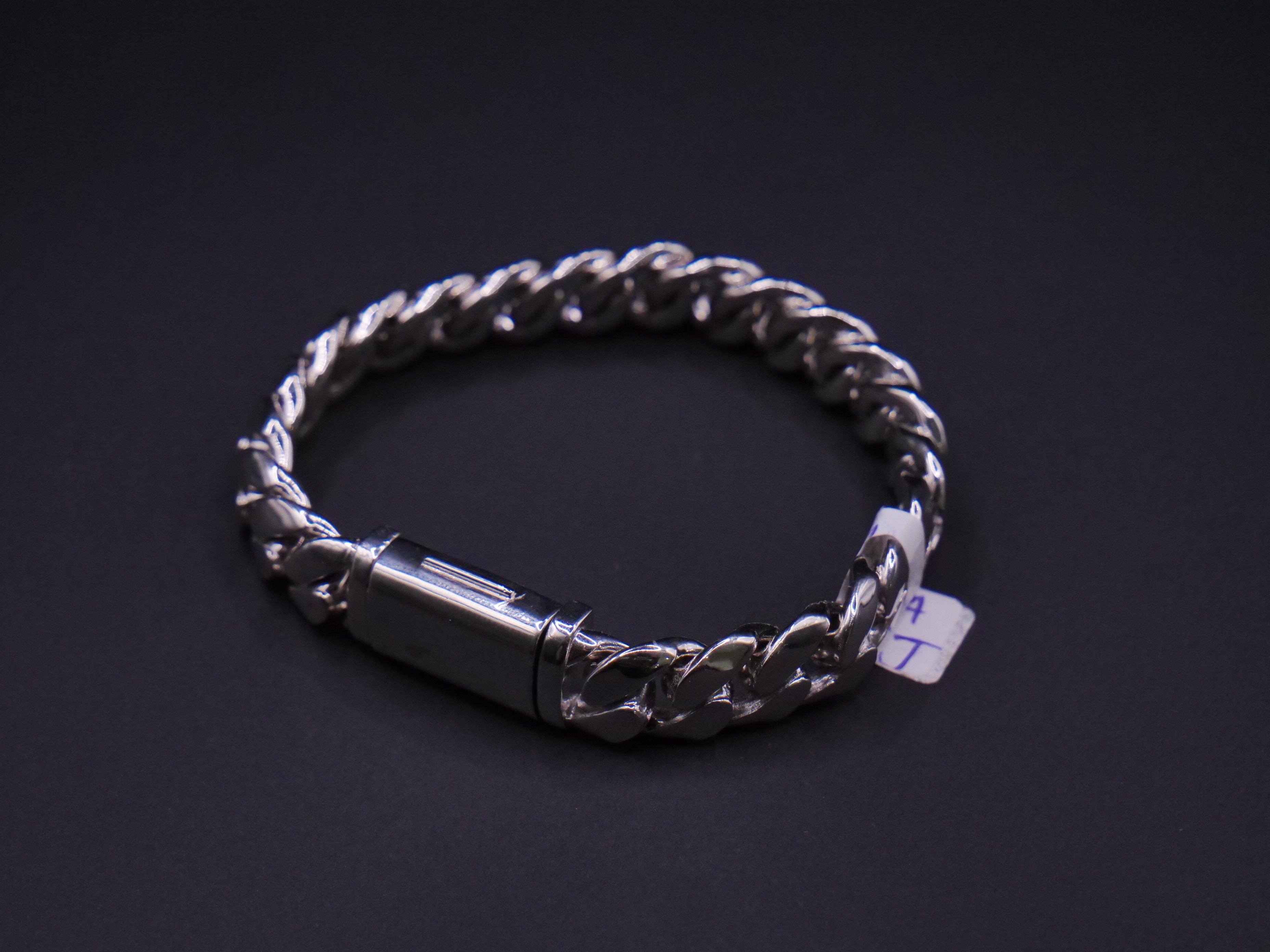 Heavyweight Polished Cuban Link Bracelet In Silver With Box Clasp Closure