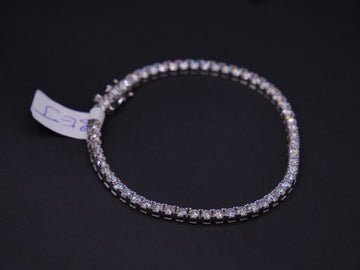 Classic Round-Cut Diamond Tennis Bracelet In 18K White Gold
