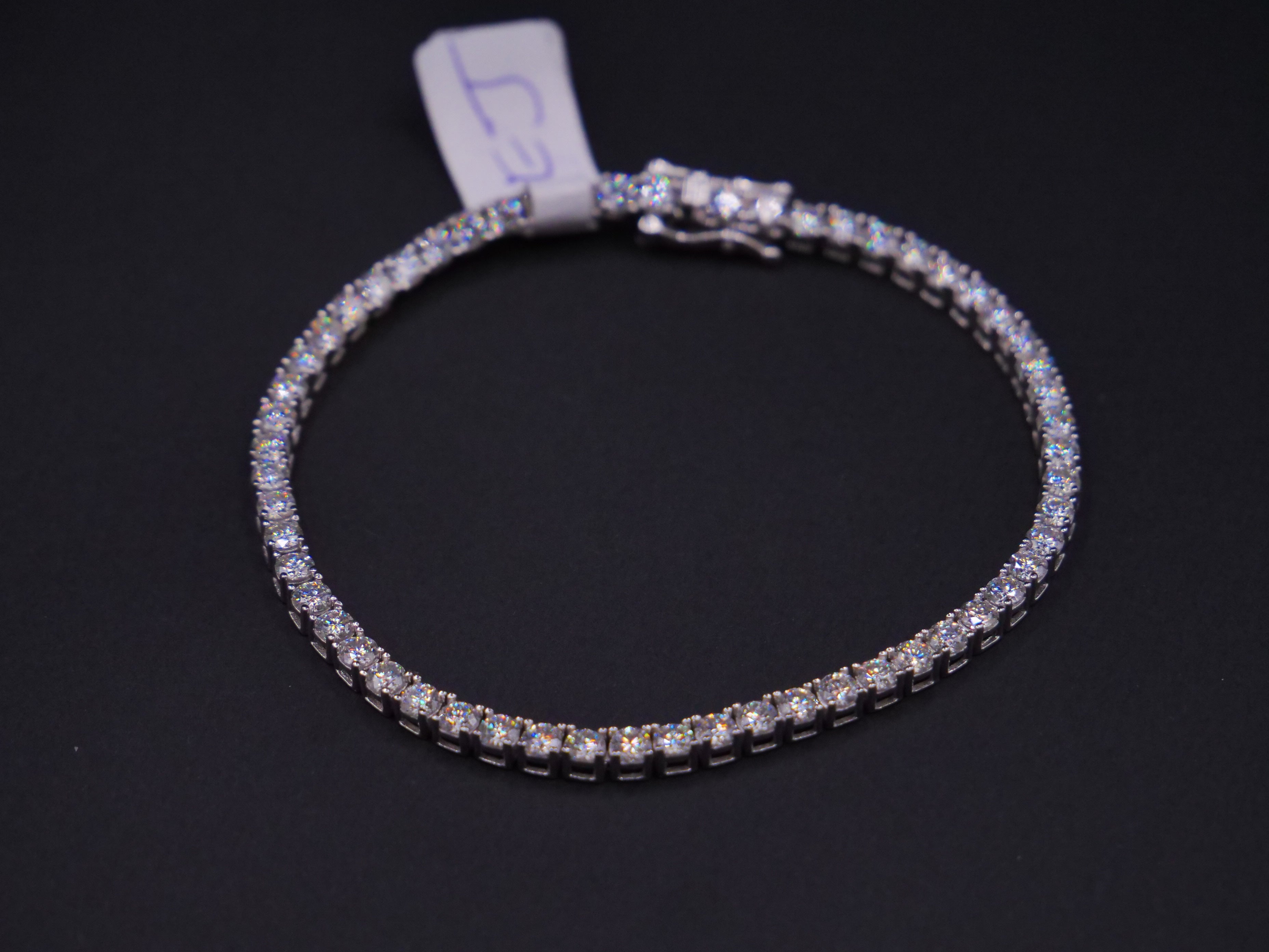 Classic Round-Cut Diamond Tennis Bracelet In 18K White Gold