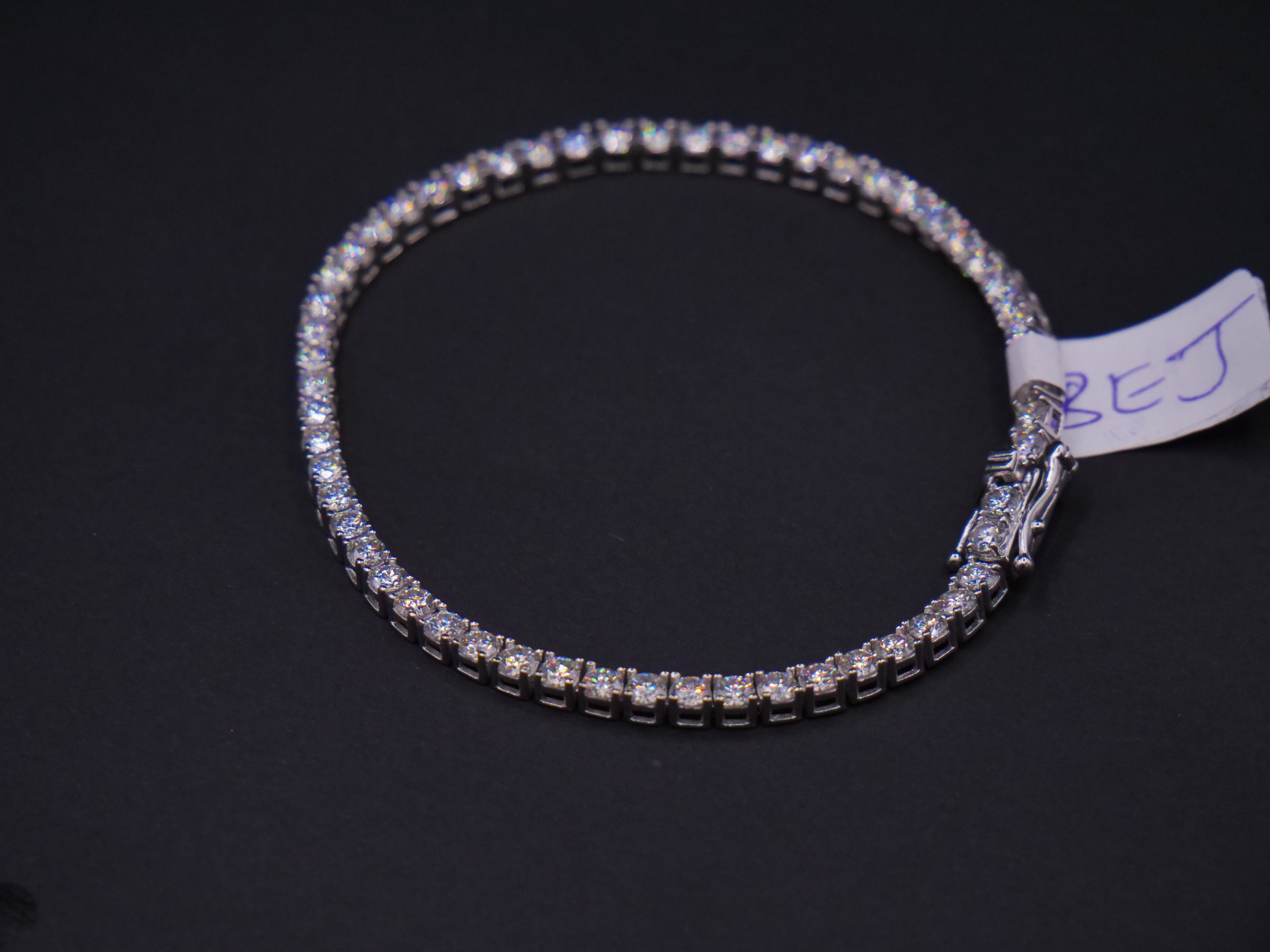 Classic Round-Cut Diamond Tennis Bracelet In 18K White Gold
