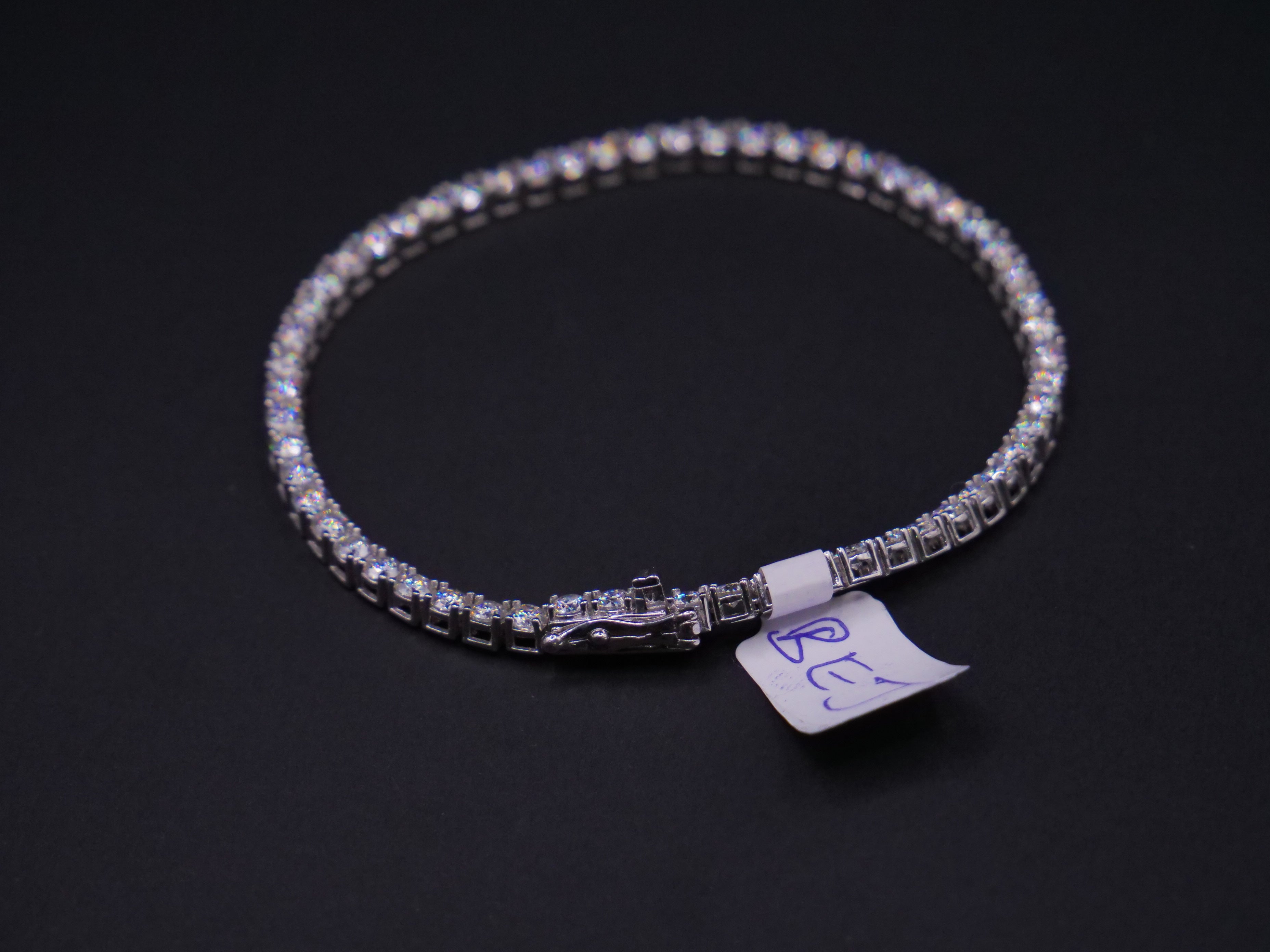 Classic Round-Cut Diamond Tennis Bracelet In 18K White Gold