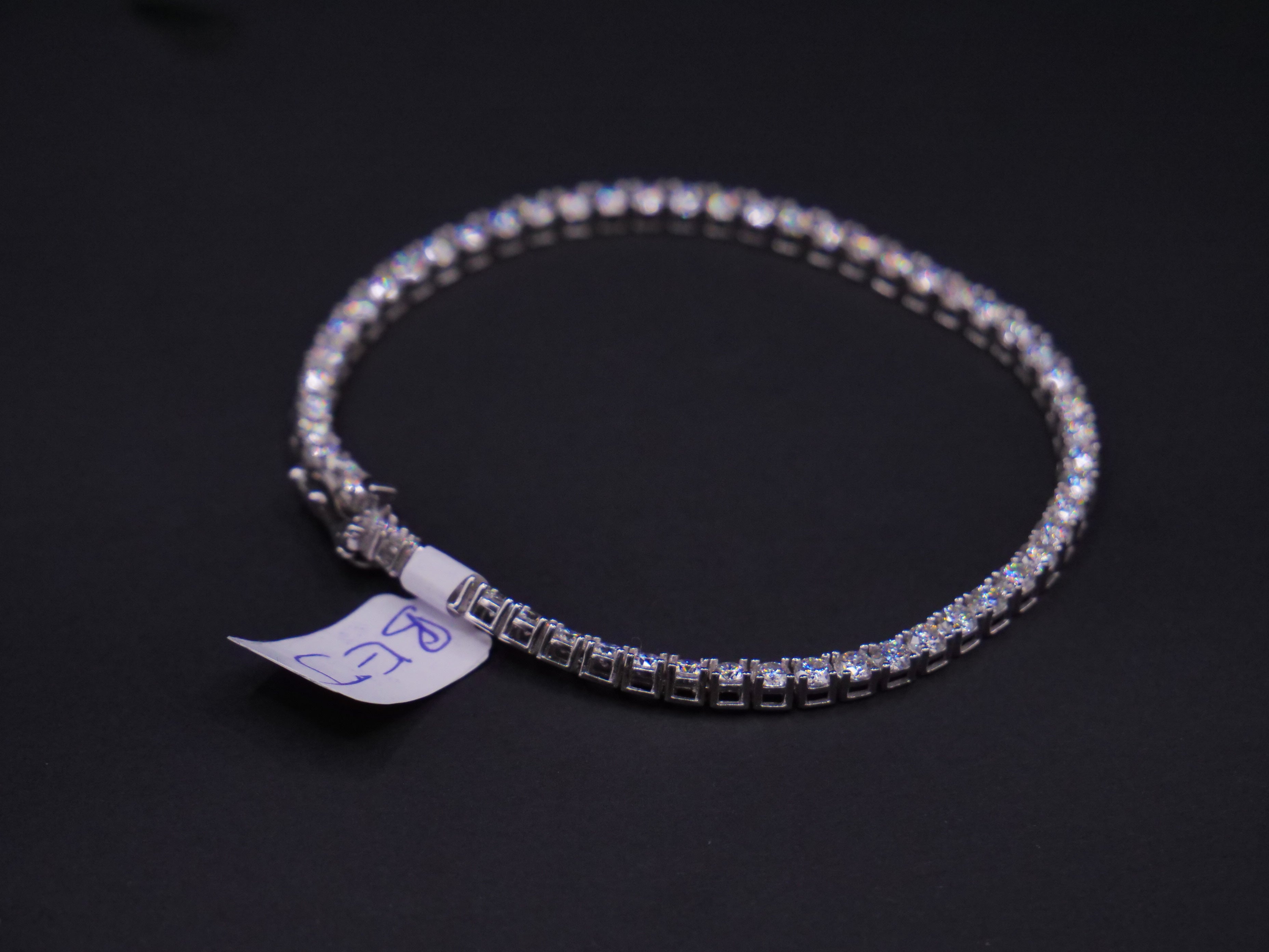 Classic Round-Cut Diamond Tennis Bracelet In 18K White Gold