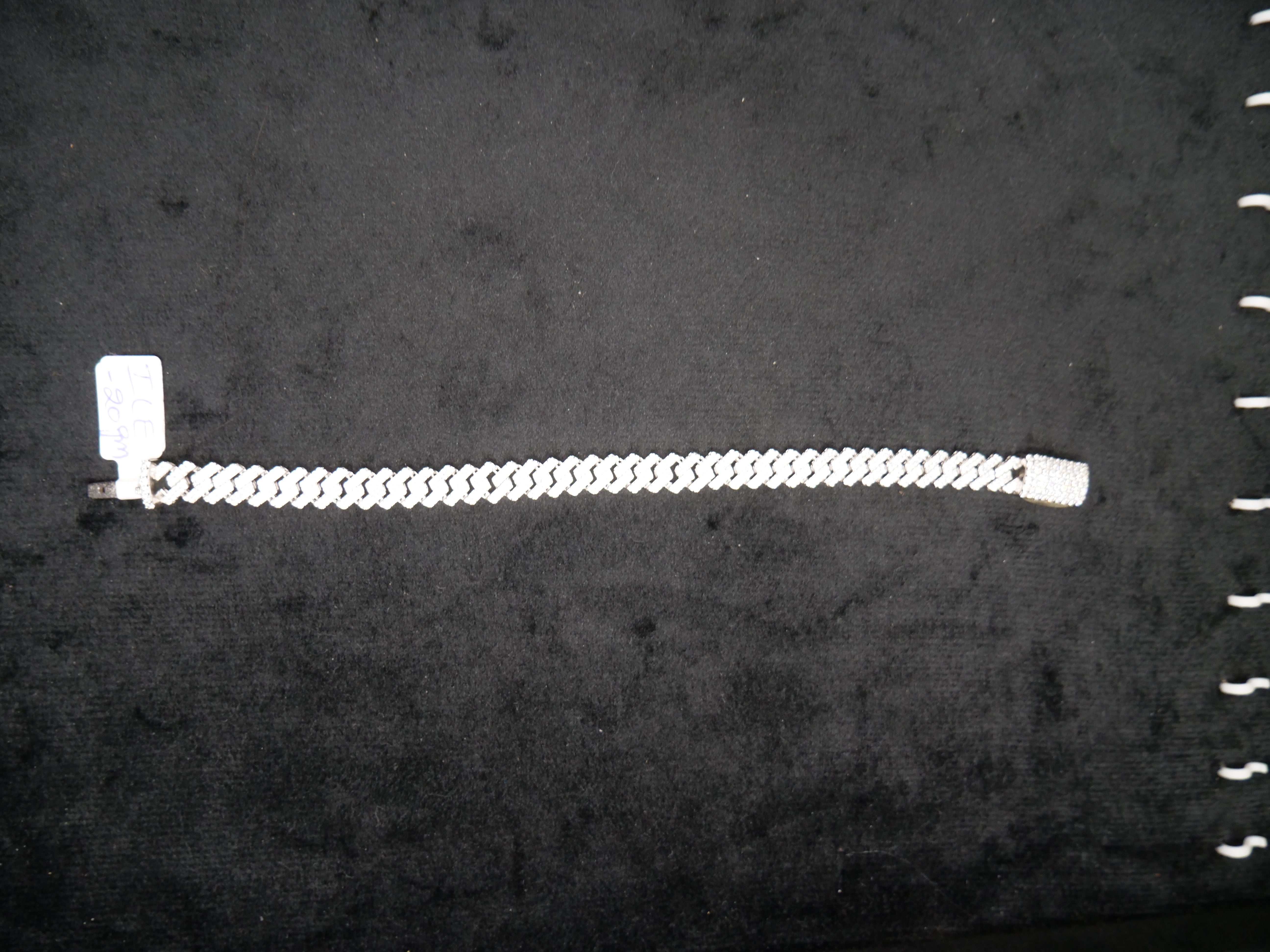 Slim Polished Cuban Link Bracelet In Silver With Pavé-Set End Cap Clasp