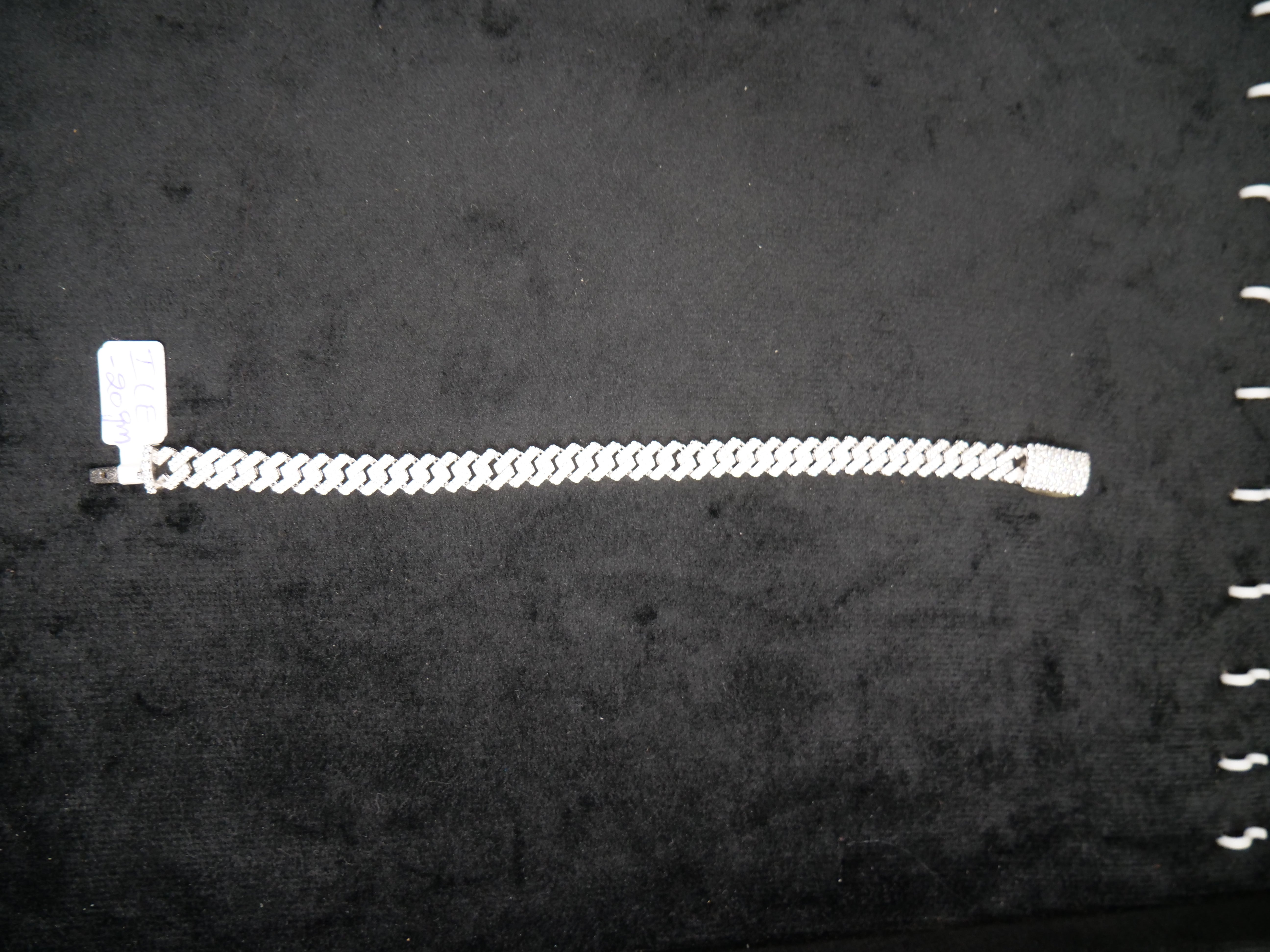 Slim Polished Cuban Link Bracelet In Silver With Pavé-Set End Cap Clasp