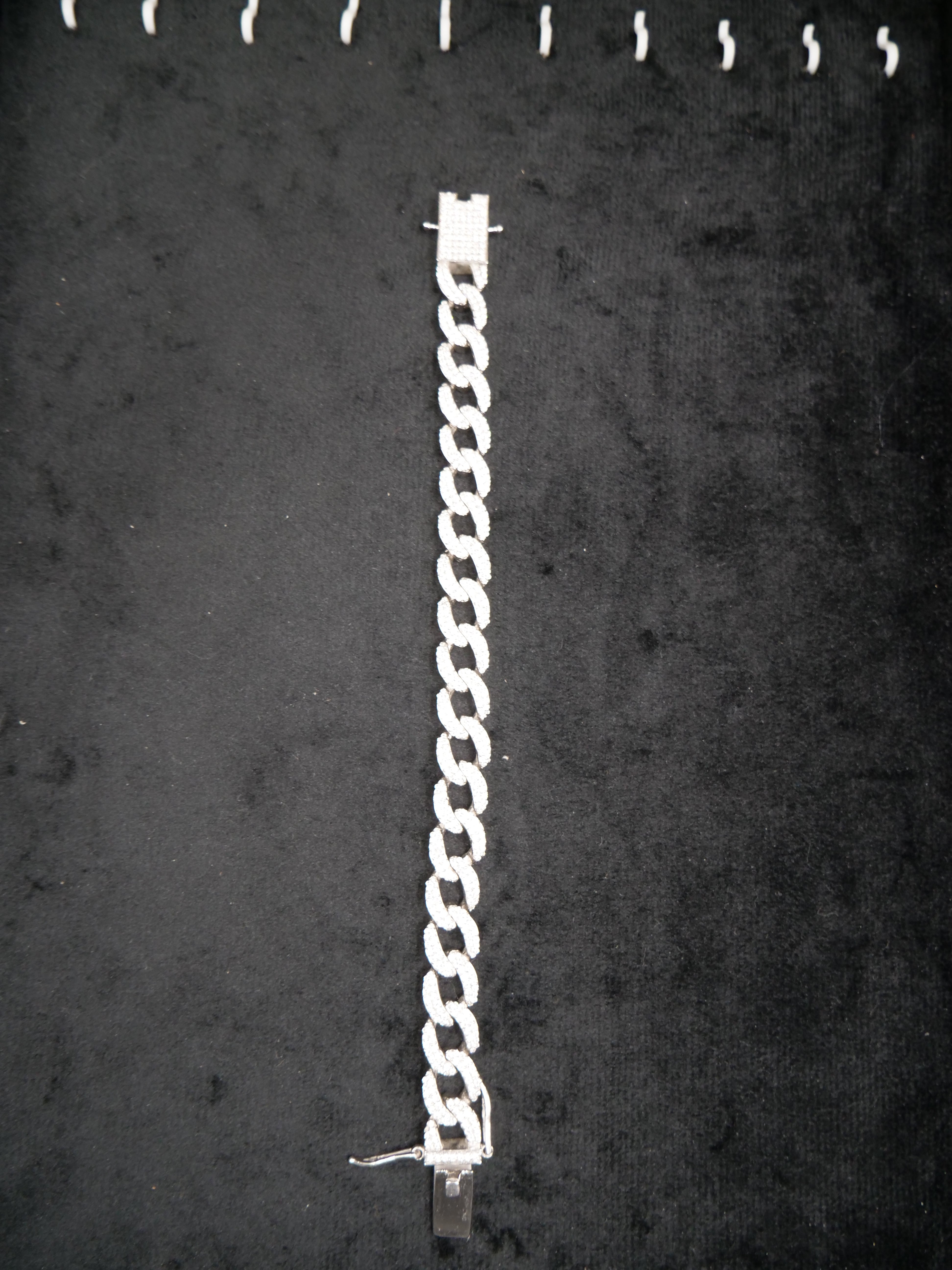 Textured Cuban Curb Link Bracelet In Polished White Gold