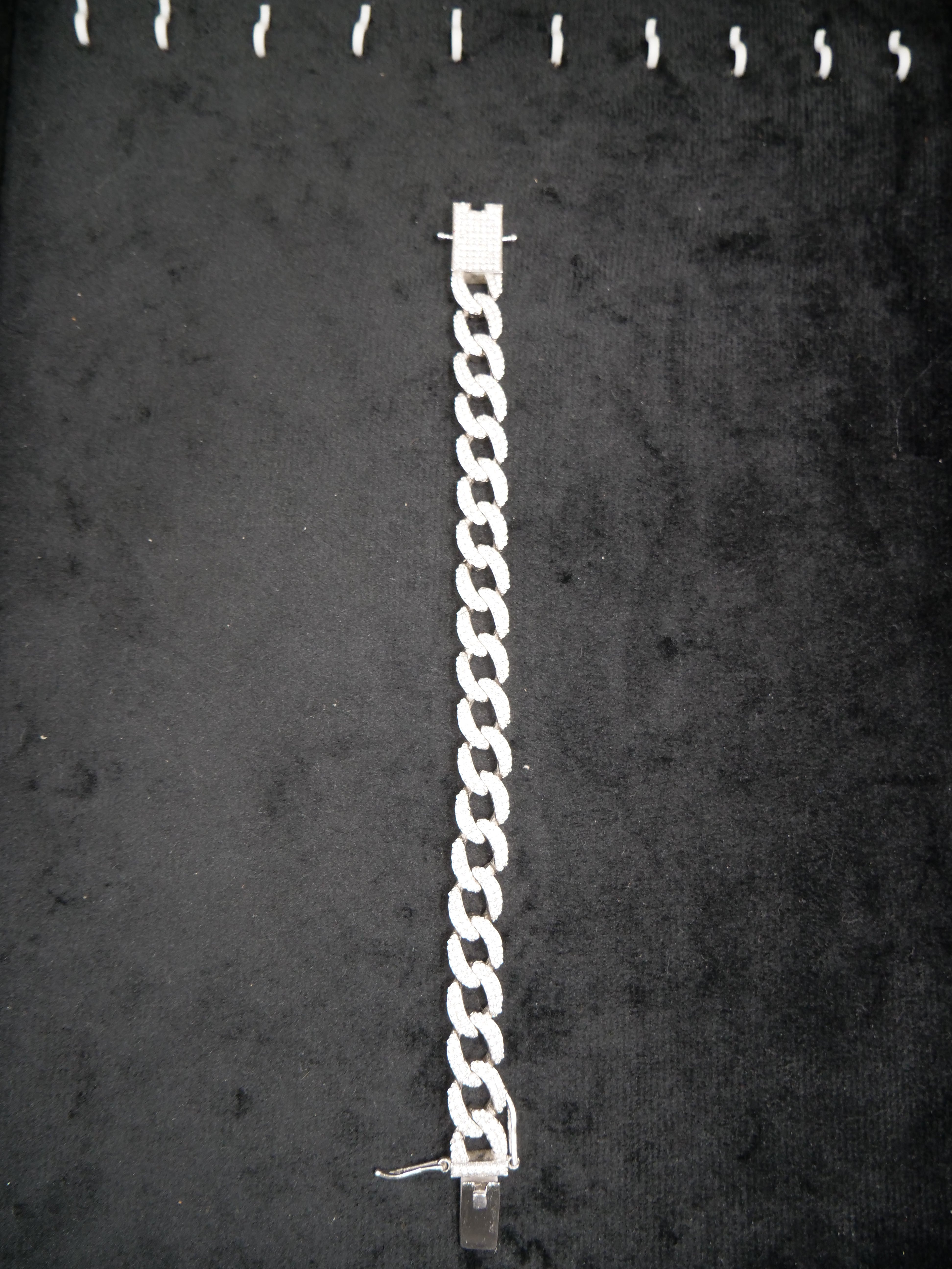 Textured Cuban Curb Link Bracelet In Polished White Gold