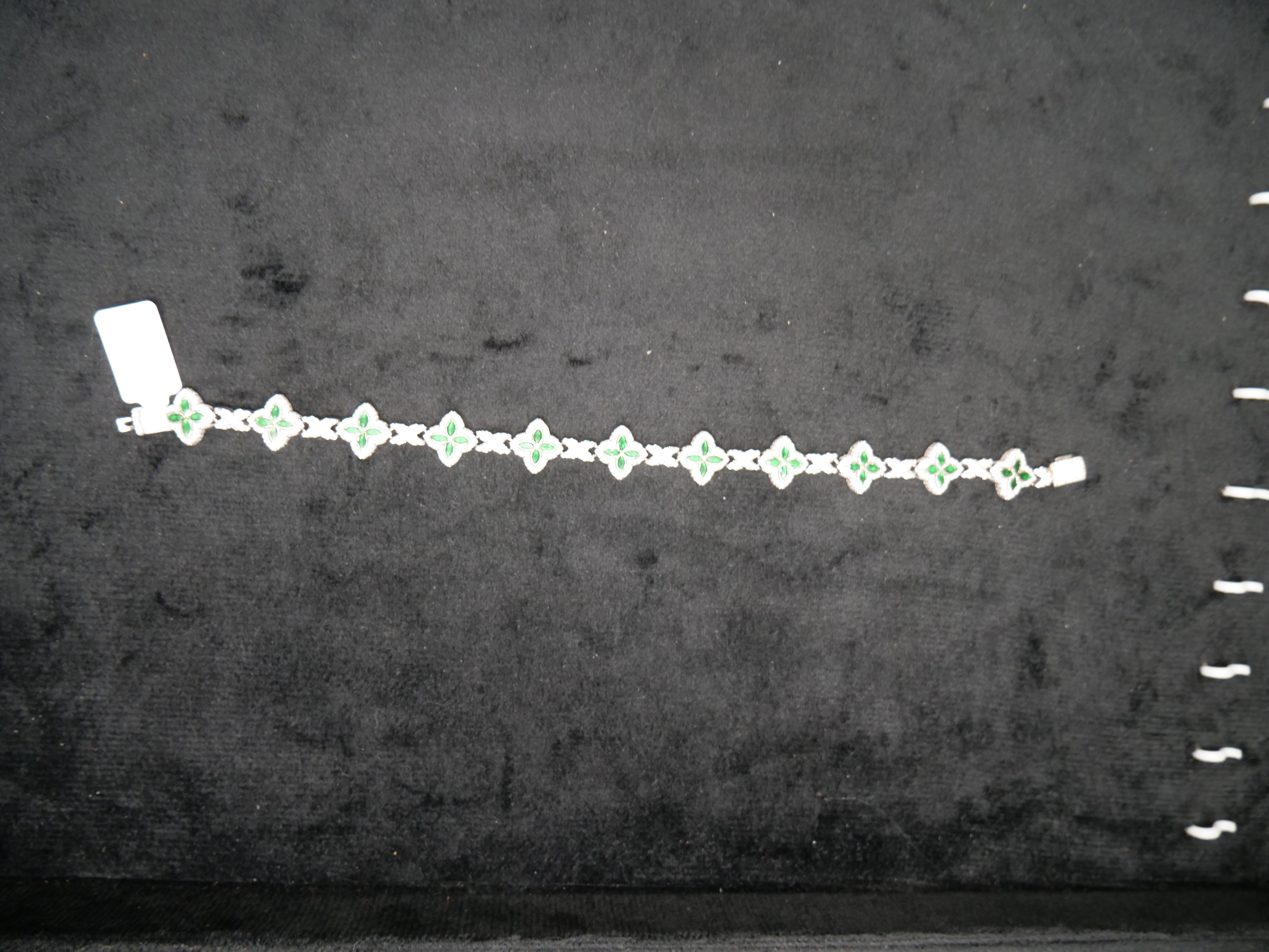 Emerald Clover Pavé Diamond Link Bracelet In White Gold