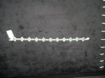 Emerald Clover Pavé Diamond Link Bracelet In White Gold