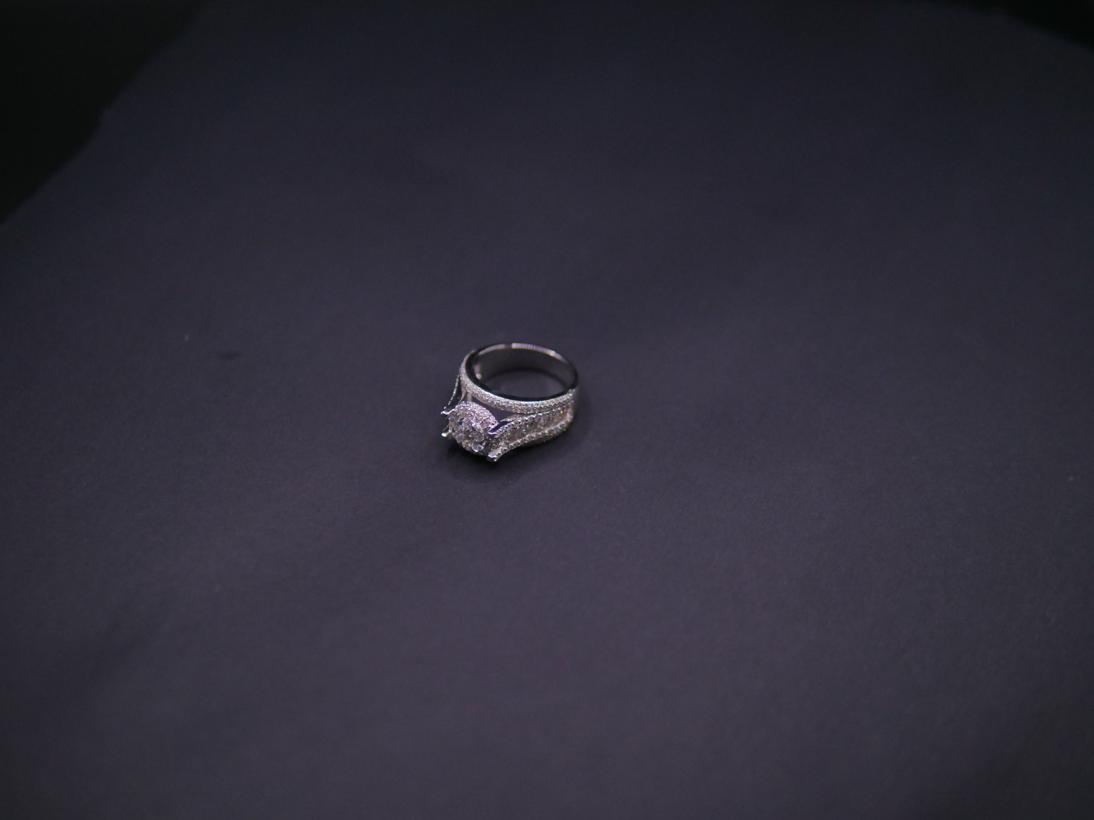 Round Brilliant Halo Engagement Ring With Split Pavé Shank In White Gold