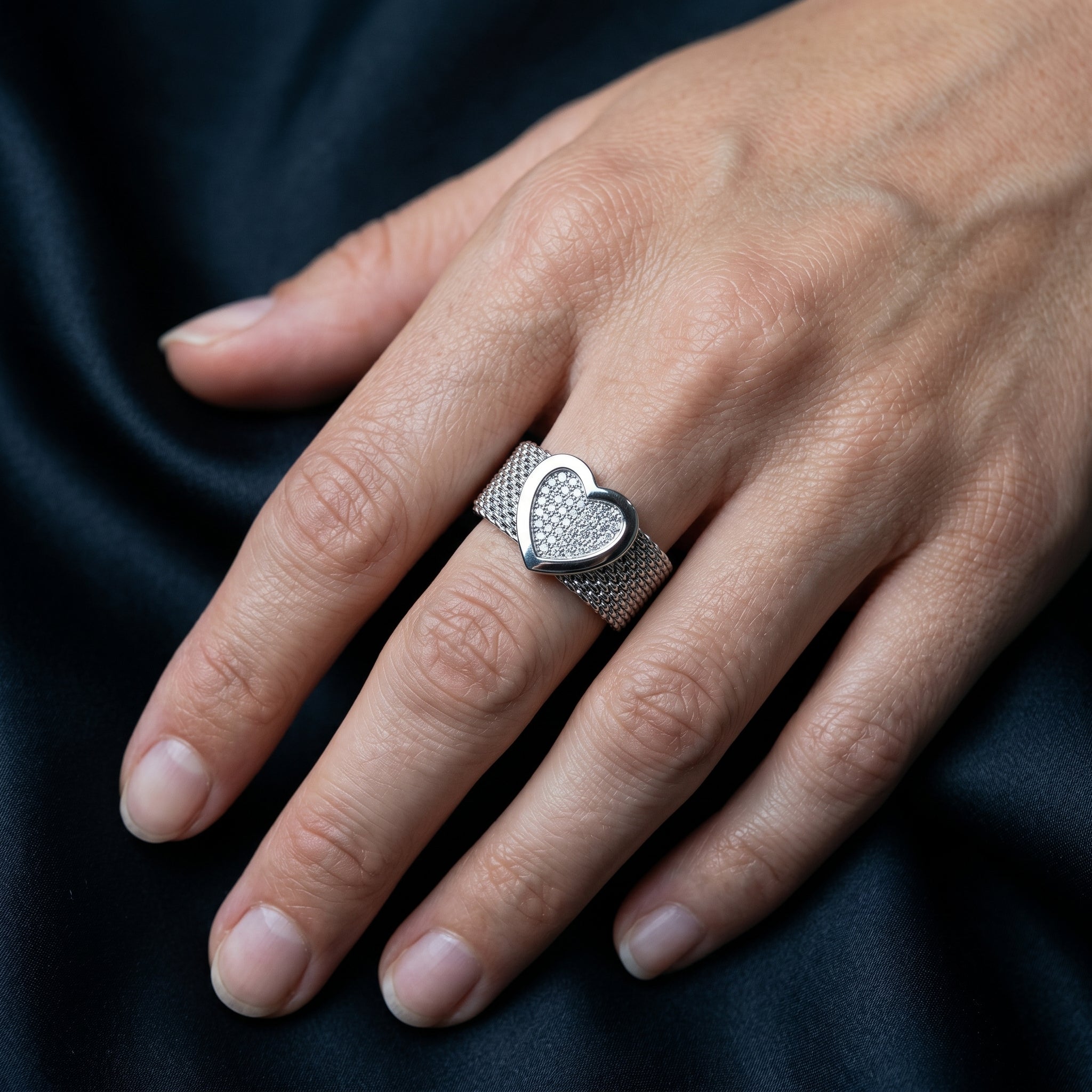 Éclat Amour Mesh Heart Ring
