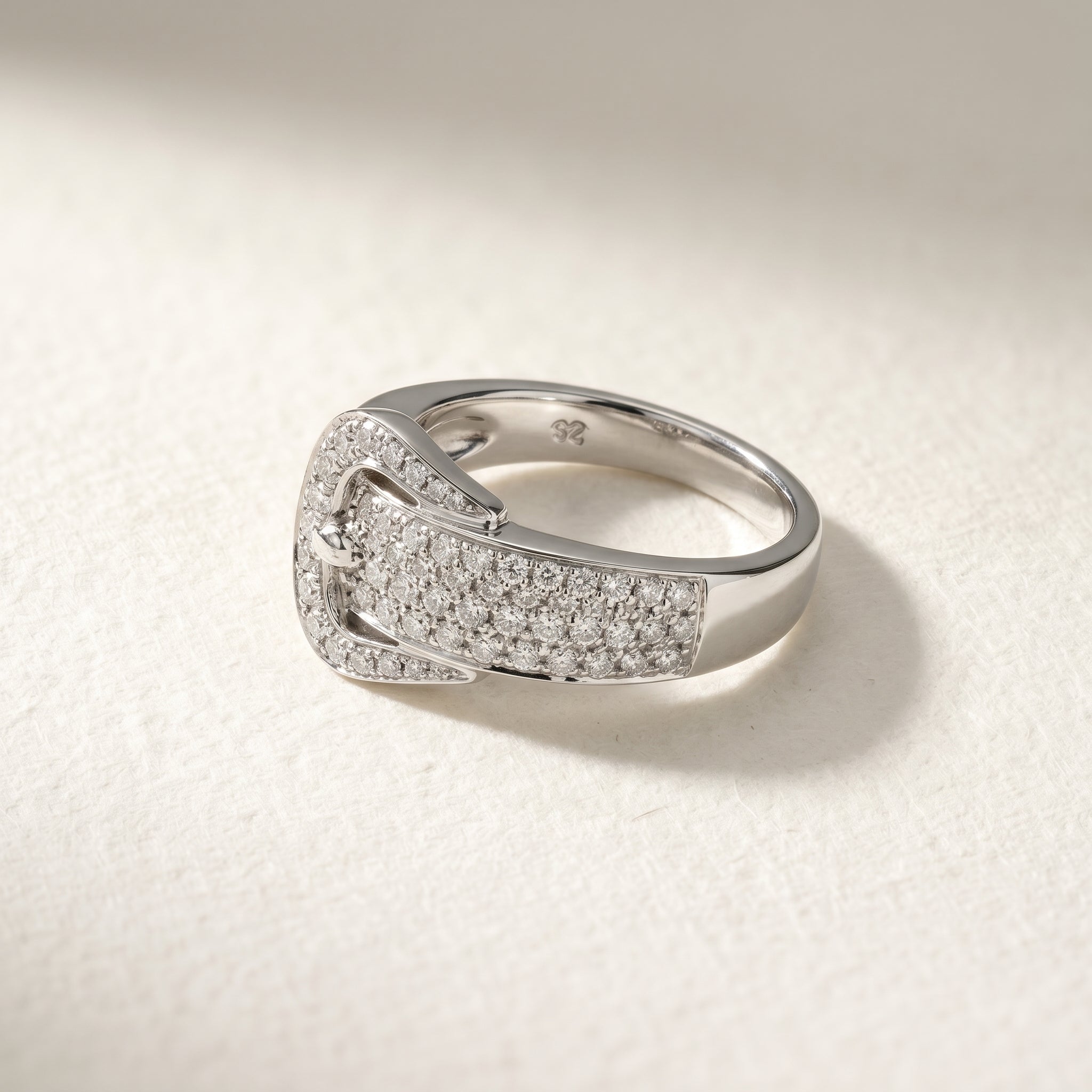 Élira Pavé Contour Ring