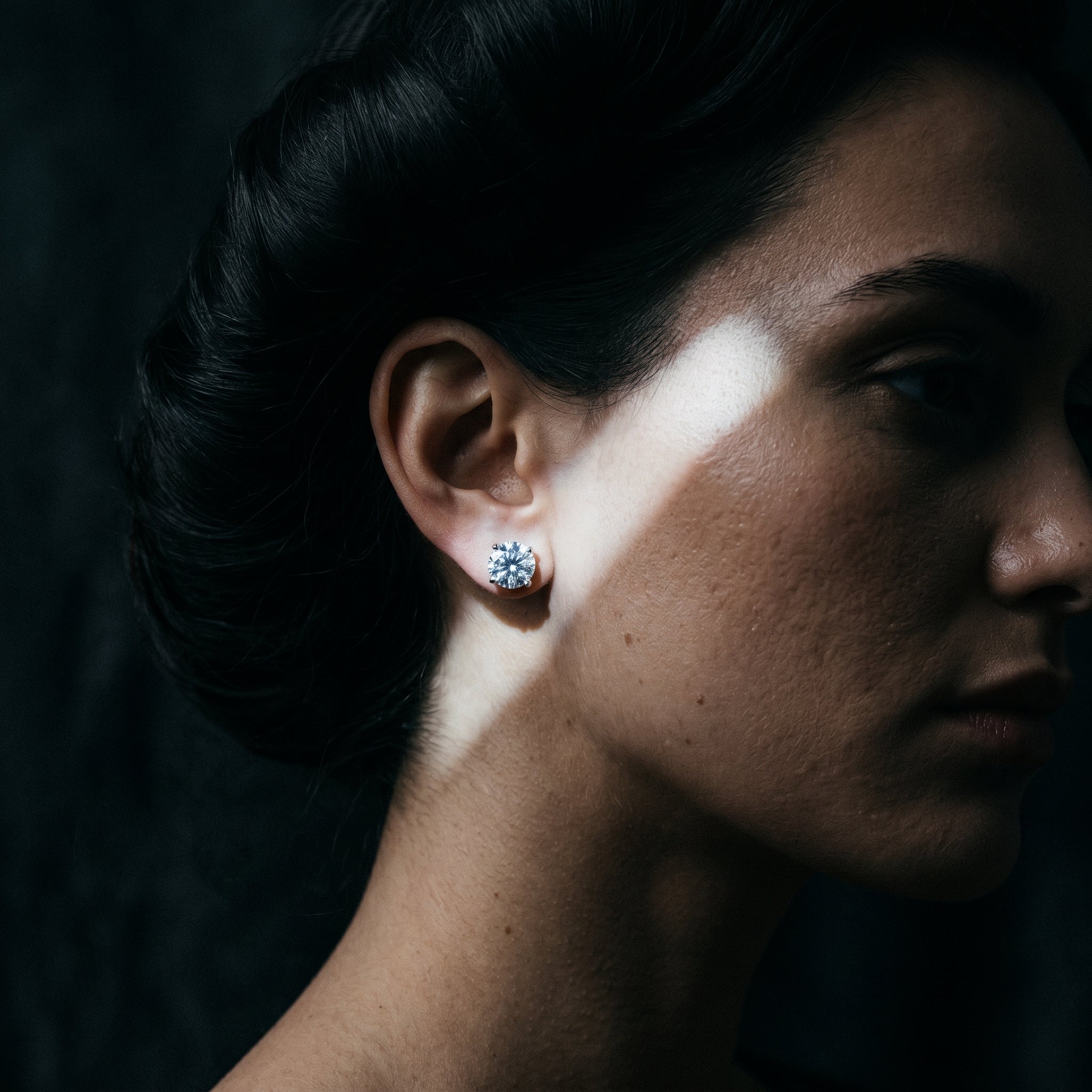 Lumière Signature Solitaire Stud