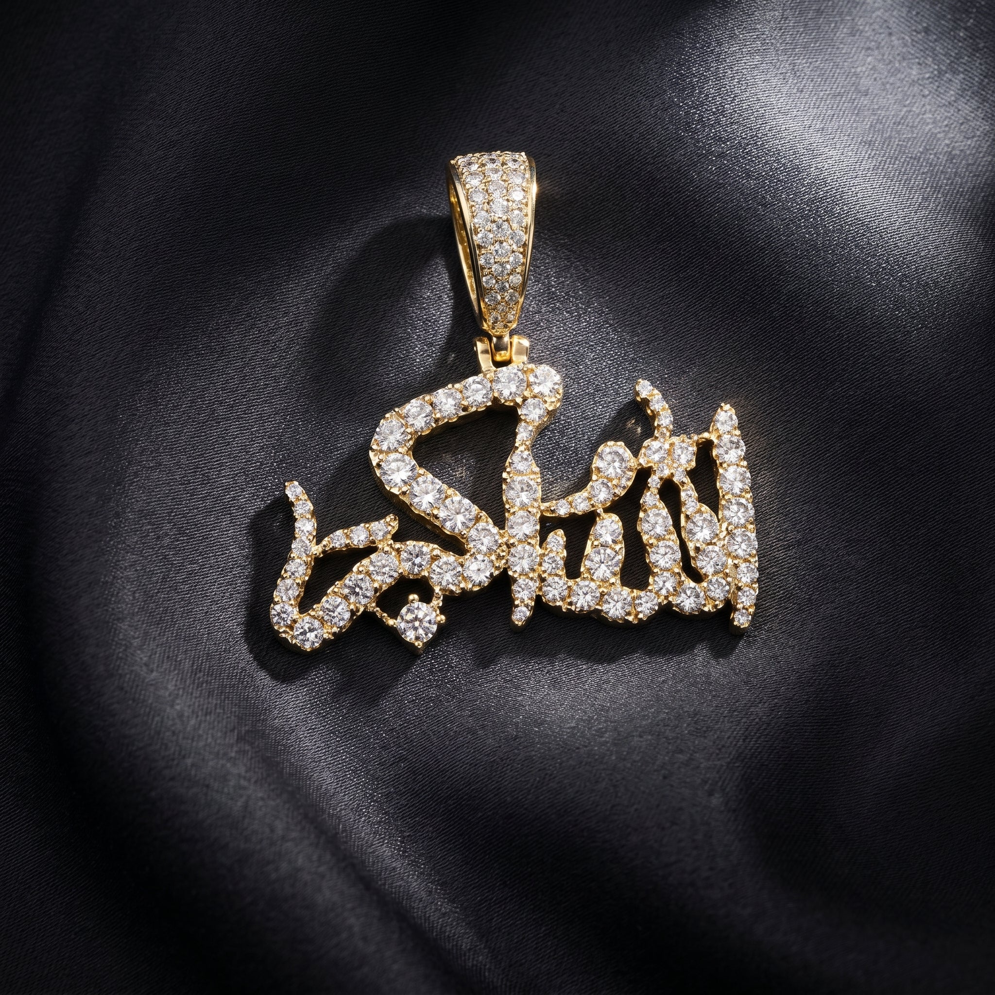 Signature Radiance Script Pendant