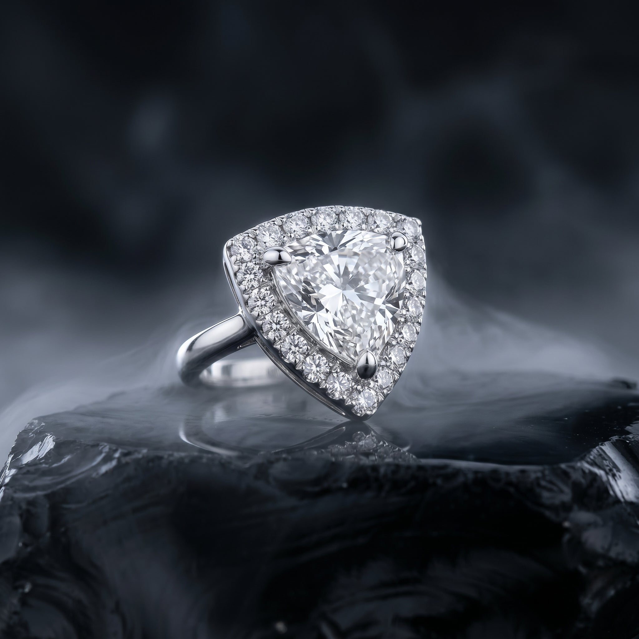 The Astra Lumière Trillion Halo Ring