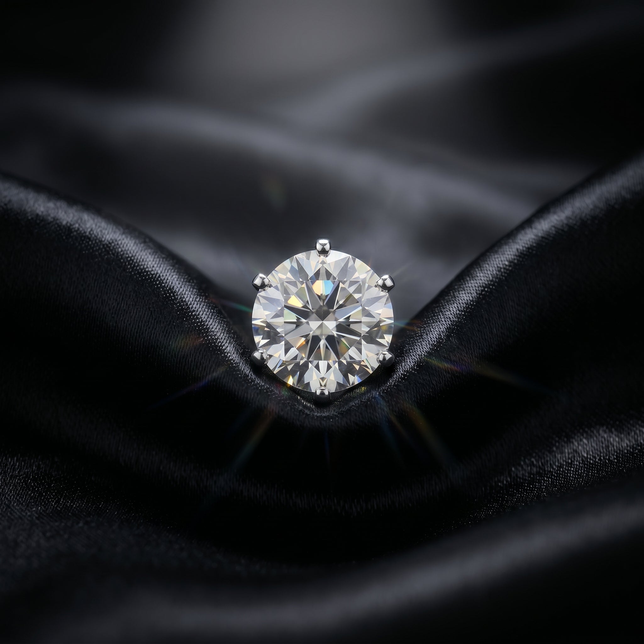 Lumière Signature Solitaire Stud