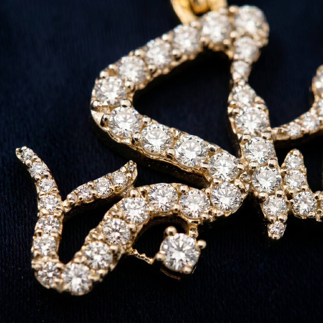 Signature Radiance Script Pendant