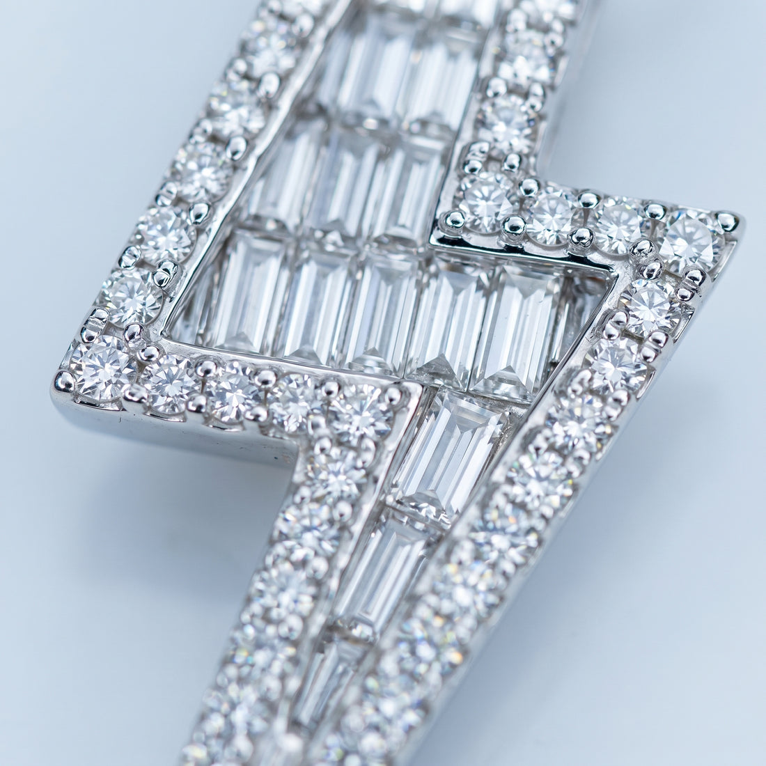 Volté Radiance Lightning Pendant