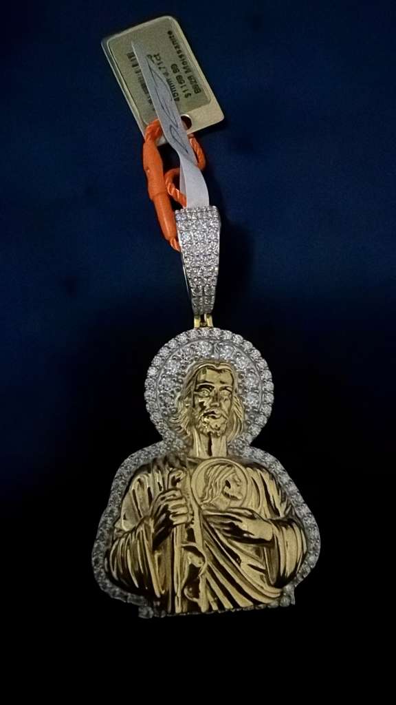 Divine Radiance Moissanite Sacred Heart Pendant