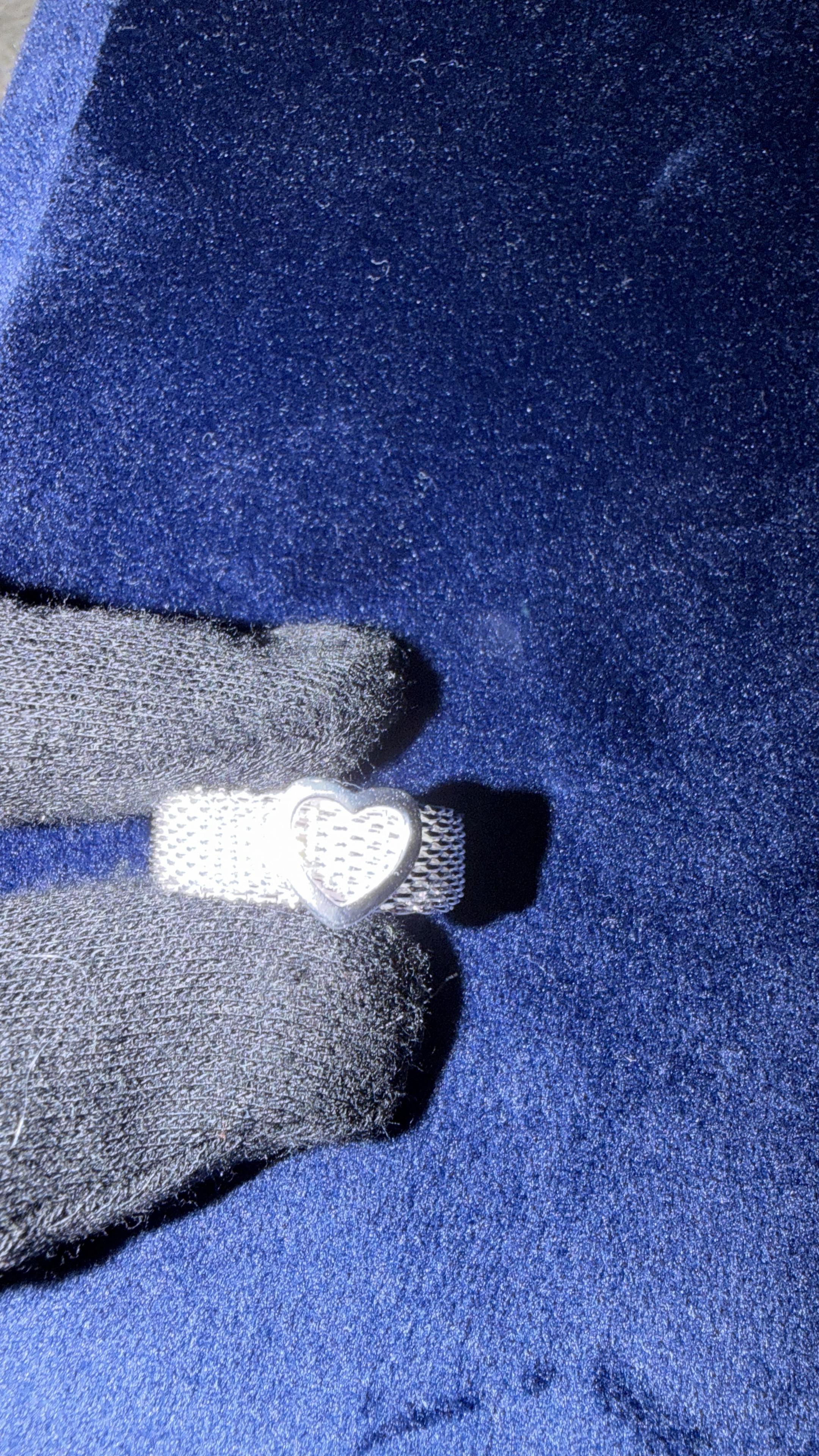 Éclat Amour Mesh Heart Ring