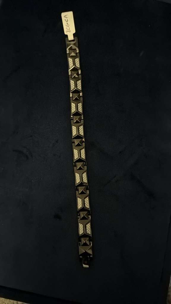 The Nero Vanguard Pyramid Link Bracelet