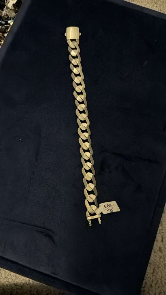 The Heritage Curb Link Bracelet in Matte Gold Finish