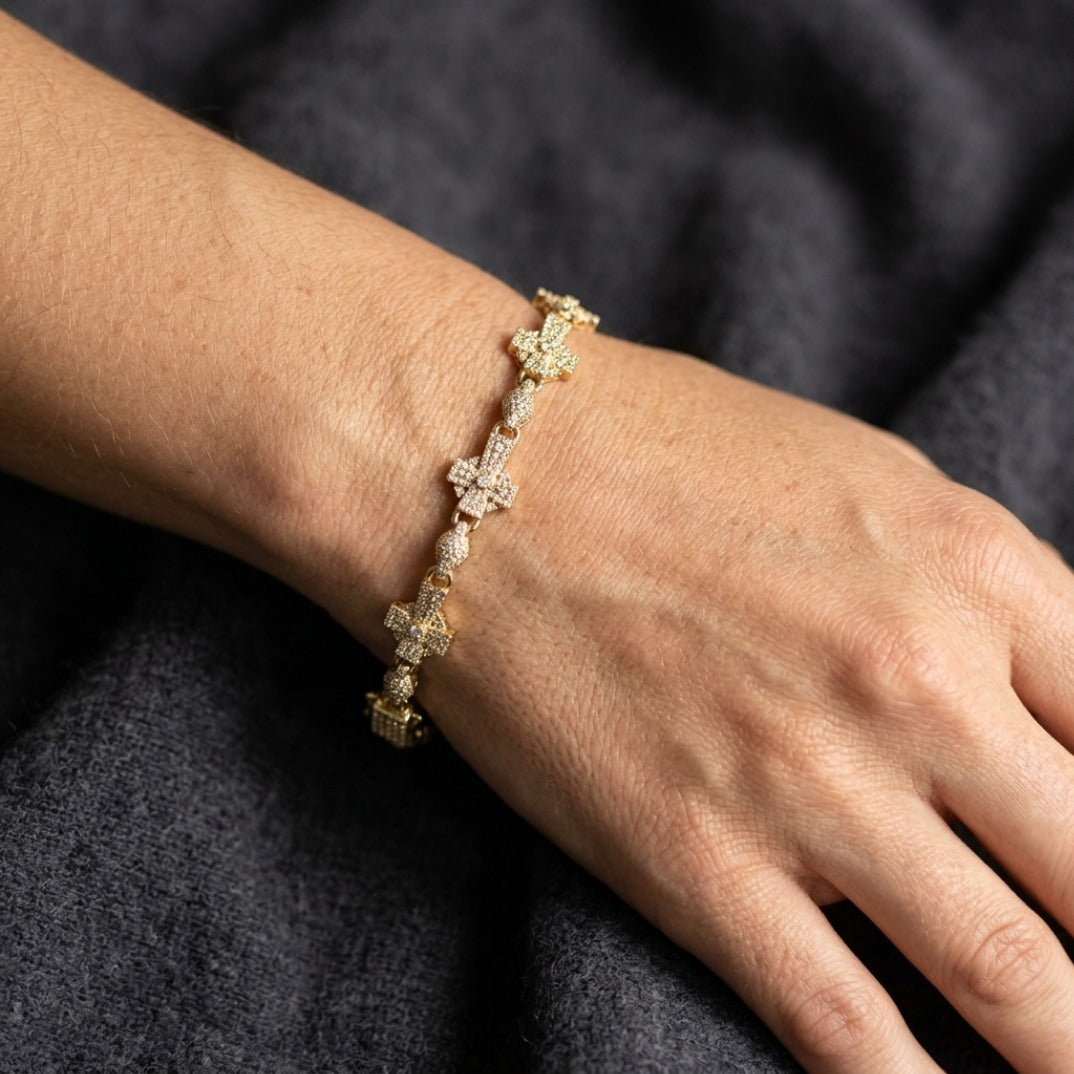 The Sovereign Cruciform Link Bracelet in Yellow Gold