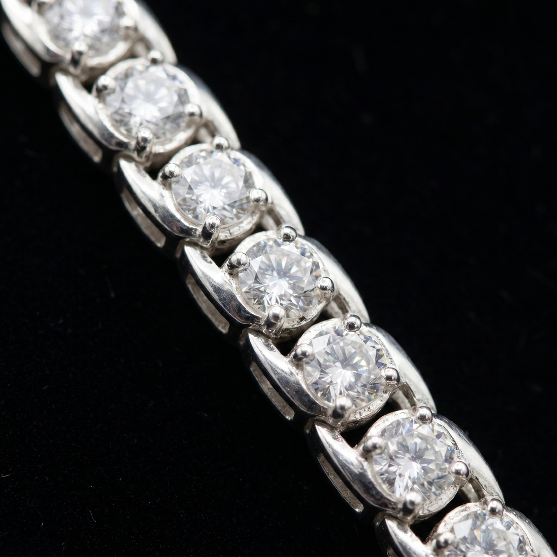 6MM Cuban Link Chain in 925 Silver with CZ Stones – 22” Edition