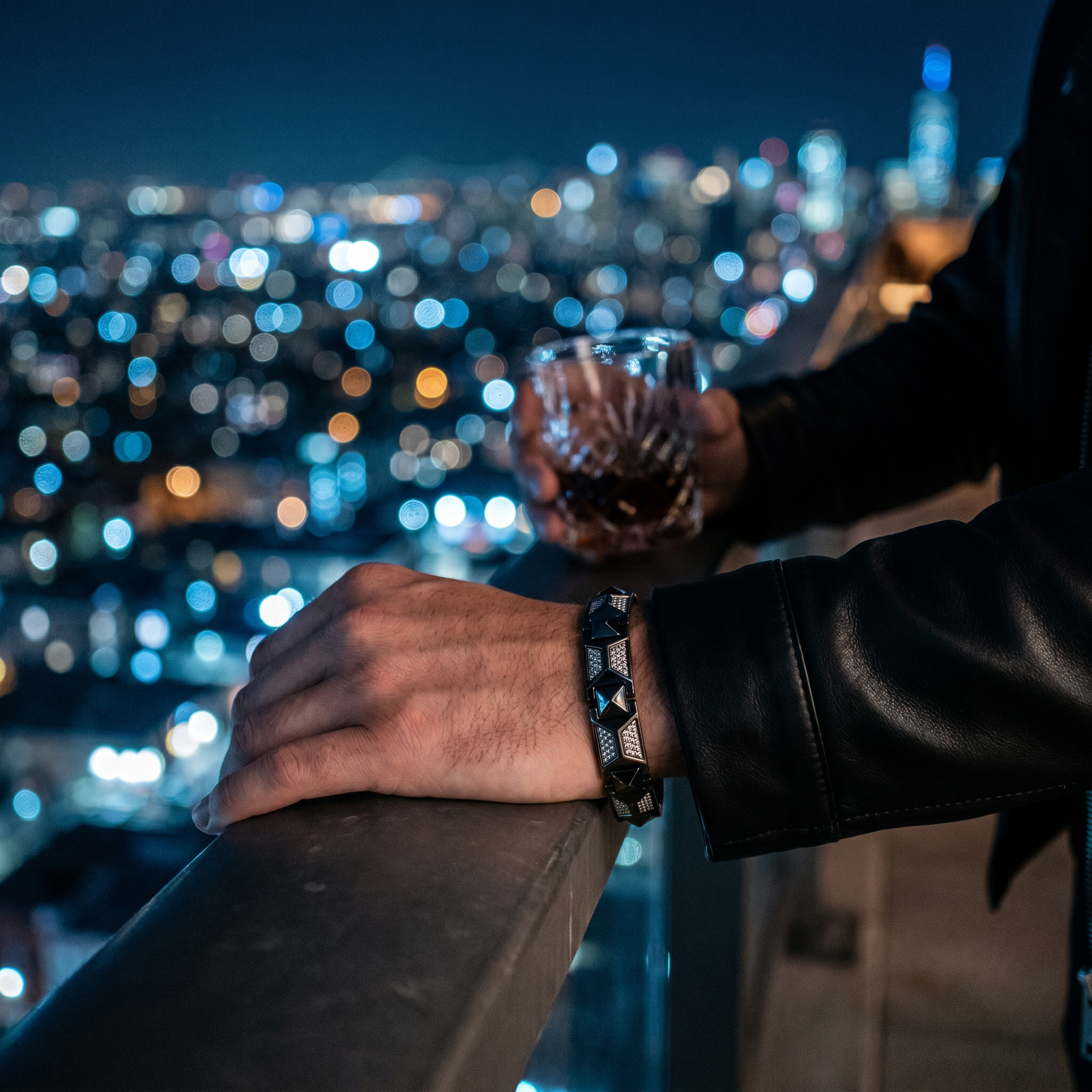 The Nero Vanguard Pyramid Link Bracelet