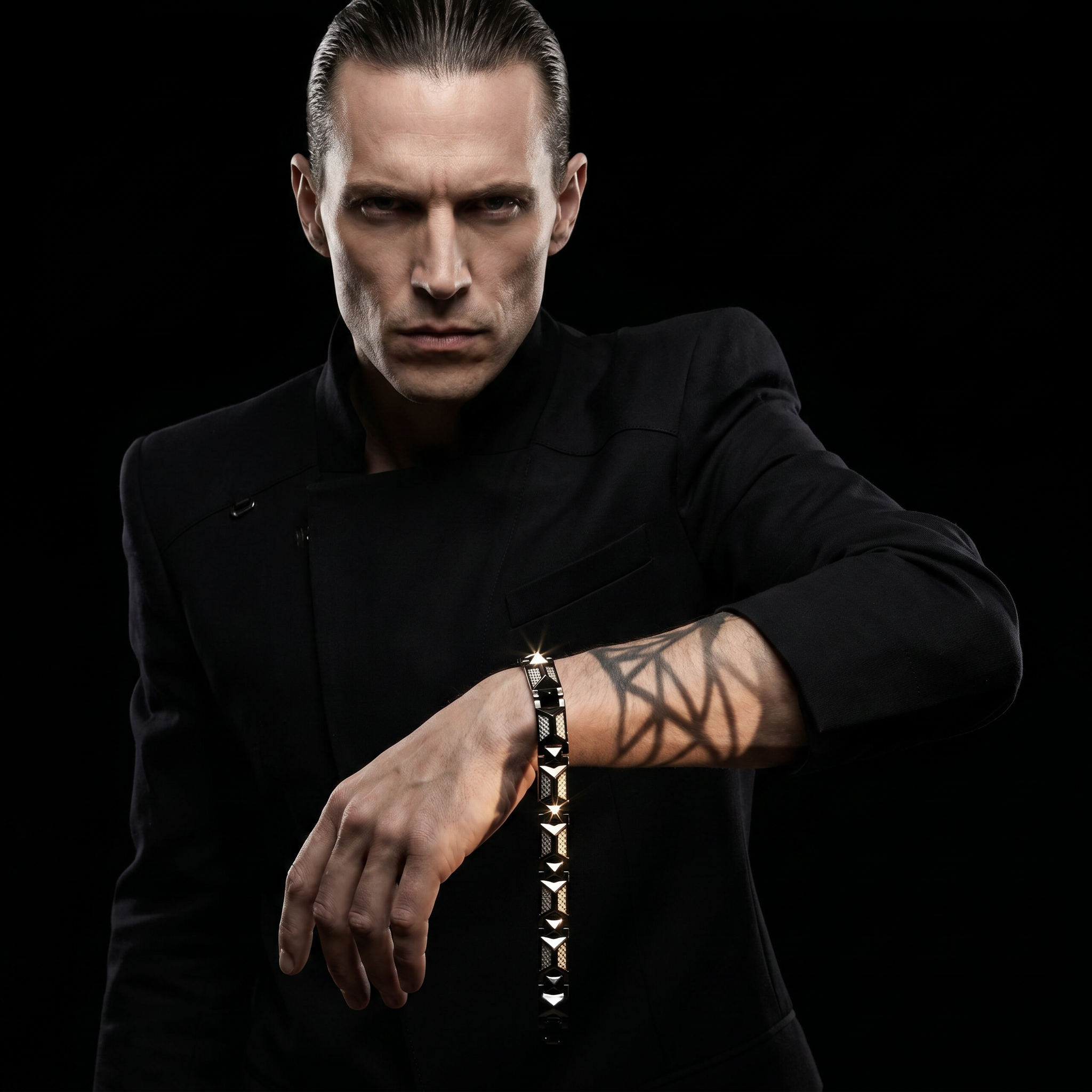 The Nero Vanguard Pyramid Link Bracelet