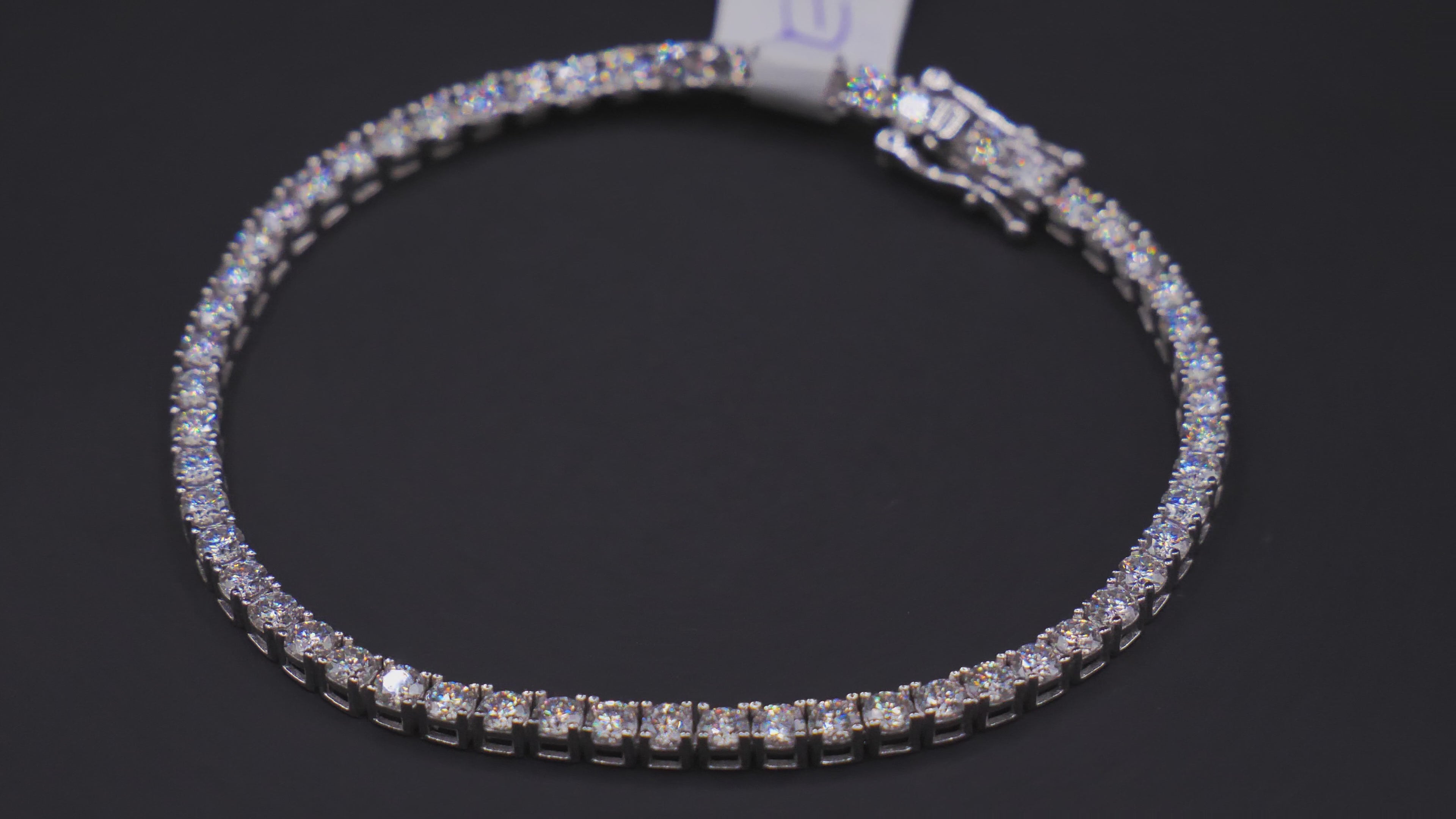 Classic Round-Cut Diamond Tennis Bracelet In 18K White Gold