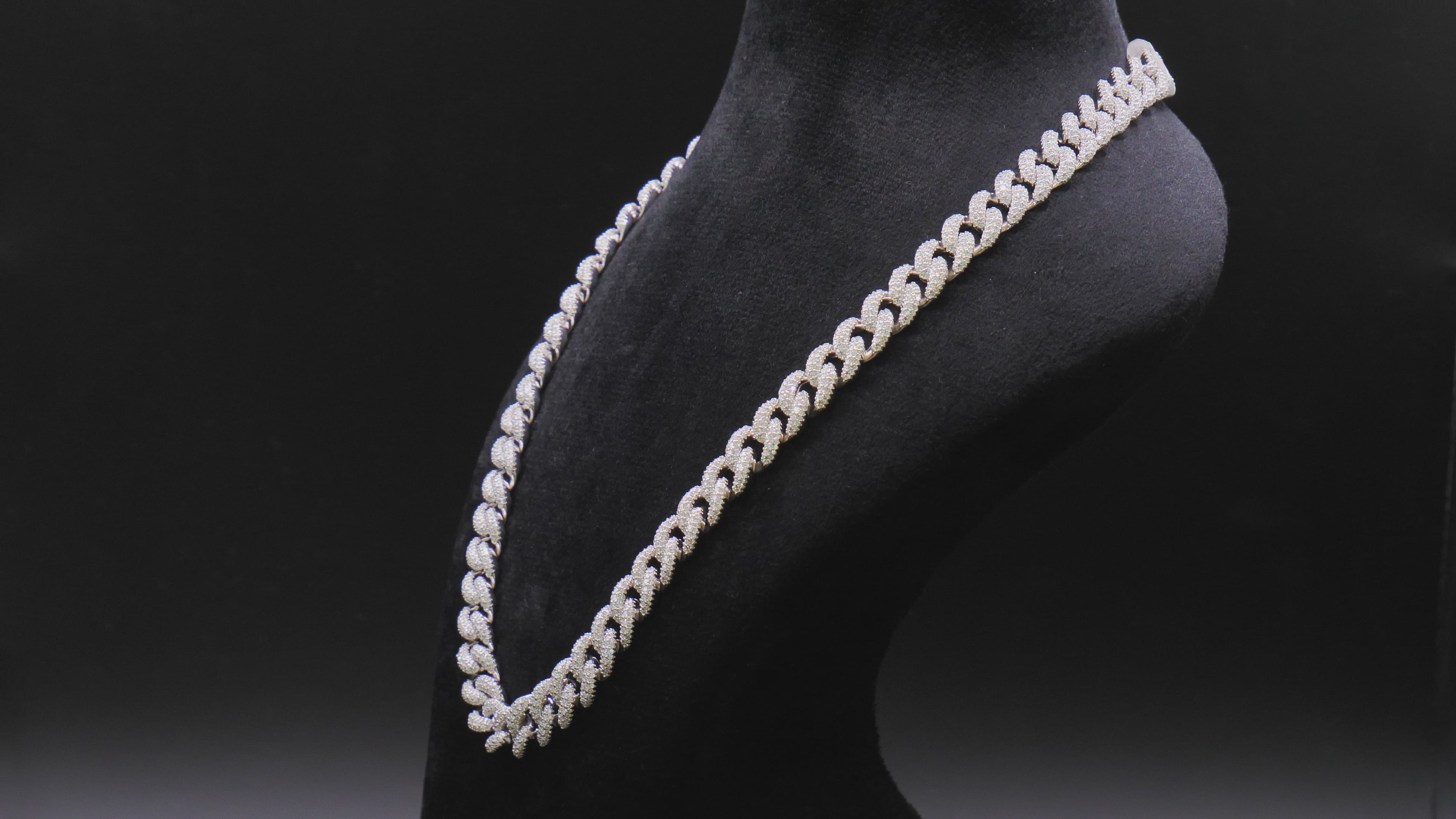 Heavyweight Iced Out Full Pavé Rounded Cuban Link Chain In Gold
